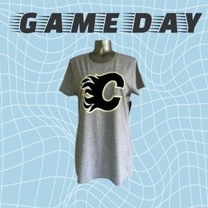 🆕Women’s Calgary  Flames Fitted T-shirt